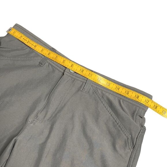 PACIFIC OUTFITTERS Gray Regular Fit Outdoor Comfort Shorts - Picture 6 of 8